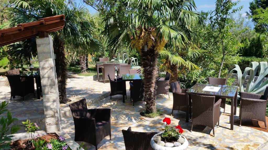 Guest House Villa Marlis Malinska Exterior photo