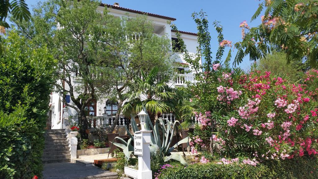 Guest House Villa Marlis Malinska Exterior photo